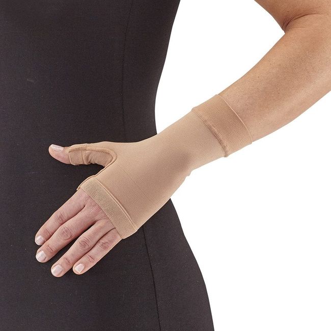 Ames Walker AW Style 705 Gauntlet 20-30 Firm Compression, Natural Medium - Treatment for Lymphedema - Hand and Wrist Support