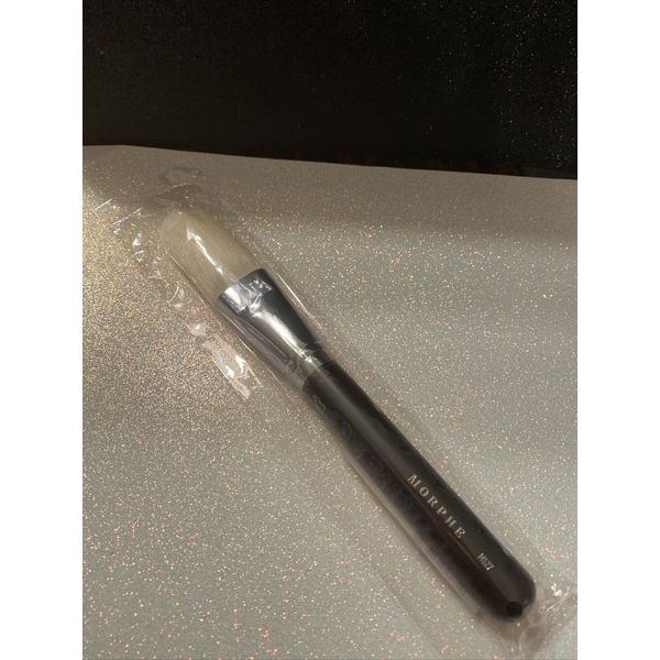 MORPHE DELUXE POINTED POWDER BRUSH SEALED