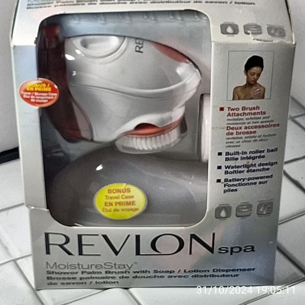 Revlon Spa Moisture Stay Shower Palm Brush with Soap/Lotion Dispenser 🔷️