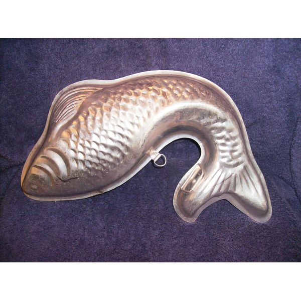 NEW FISH JELLO MOLD CAKE PAN 12" x 9" HANG HOOK  STORED 40 YEARS NEW IN PACKAGE