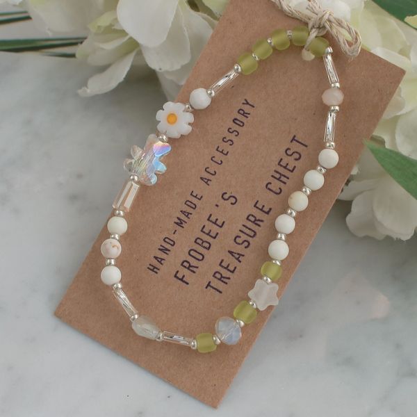 Green Grape and Bear B Crystal Bead Bracelet