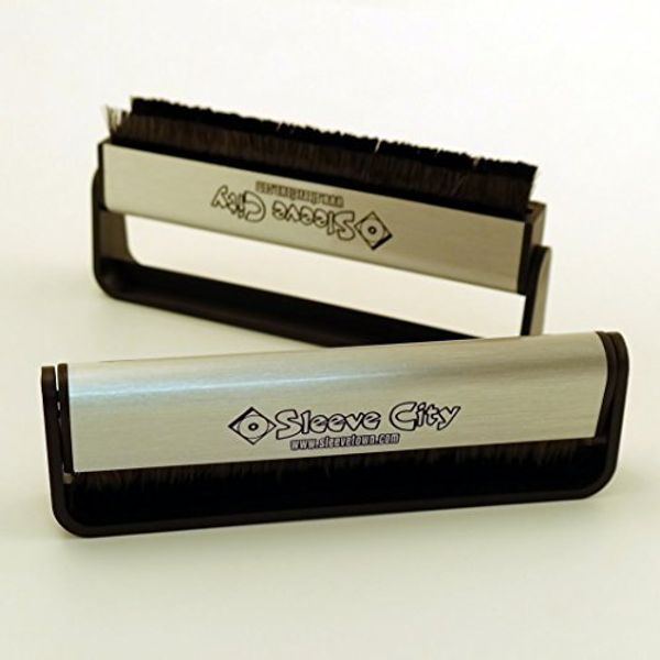 Sleeve City Carbon Fiber Record Brush