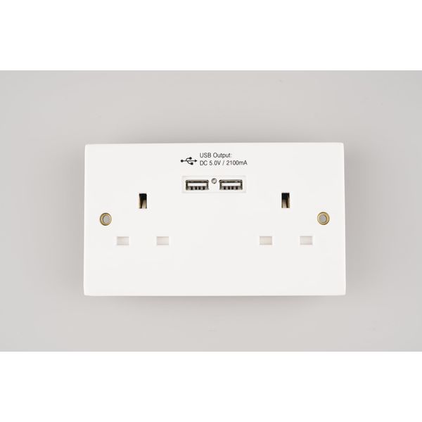 WK Electrical - Non Switched USB Double BS Socket for UK - (USB output: 5V 2100mA)
