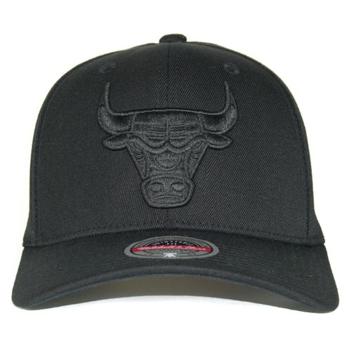 Mitchell & Ness EU889 Chicago Bulls Snapback Hat, Black - Black