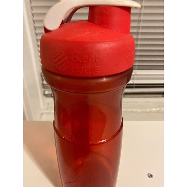 Shaker Bottle: 28oz Red BlenderBottle®