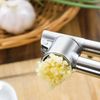 Garlic Press, Stainless Steel Garlic Mincer Removeable Insert Easy Clean rustless Kitchen Tool gralic Press Squeeze-and-Press