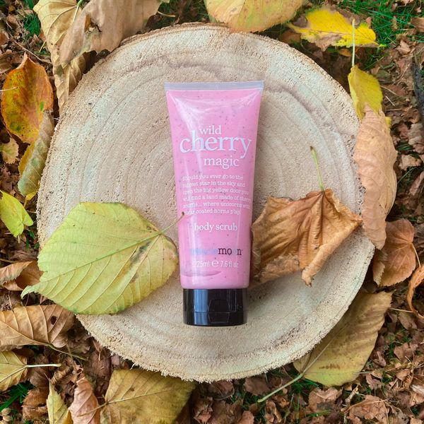 Treaclemoon Body Srub Wild Cherry Magic 225 ml/UK Version