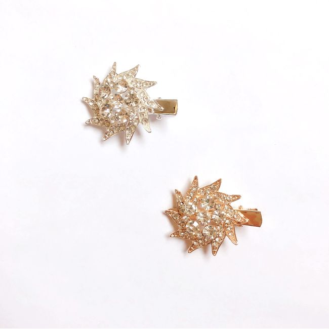 2 Pack Crystal Hair Clips Non-Slip Floral Duckbill Hairpins for Women Girls Sparkle Rhinestone Flower Design Alligator Metal Clip for Party Wedding Daily(Gold+Silver)