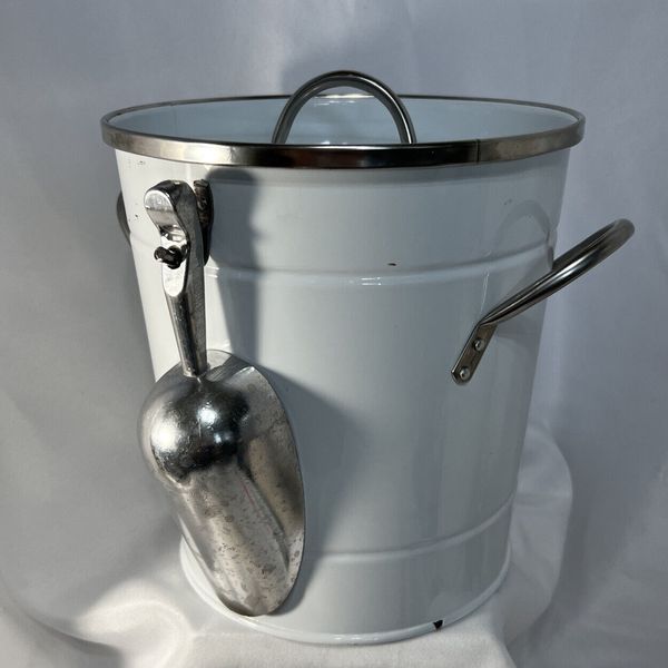 Metal Ice Bucket with Lid Scoop Multifunctional Pet Food Snacks Farmhouse Decor