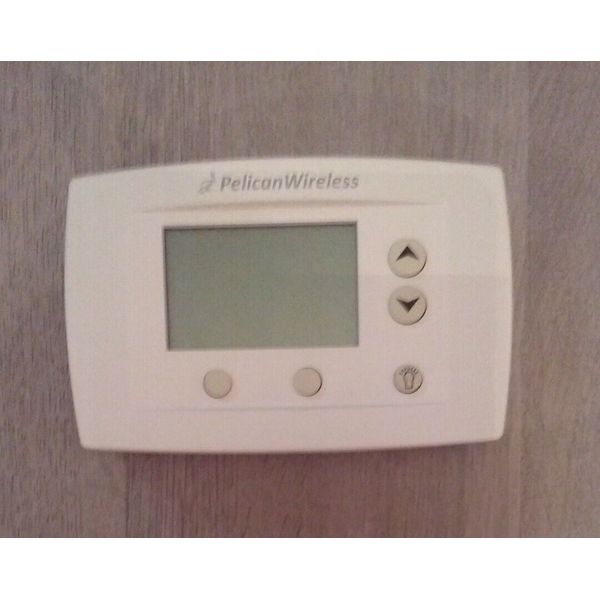 Pelican Wireless Internet Programmable Thermostat TS200  For parts.