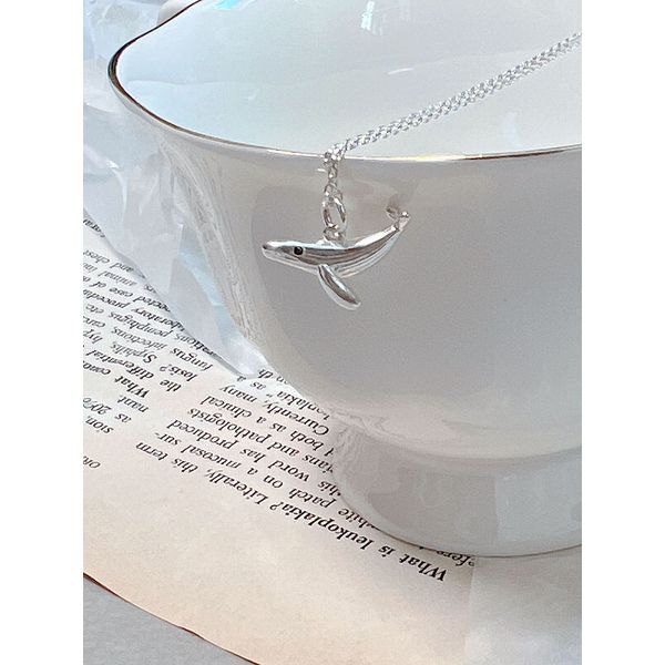 Silver925] Sterling silver swimming whale silver necklace / whale necklace