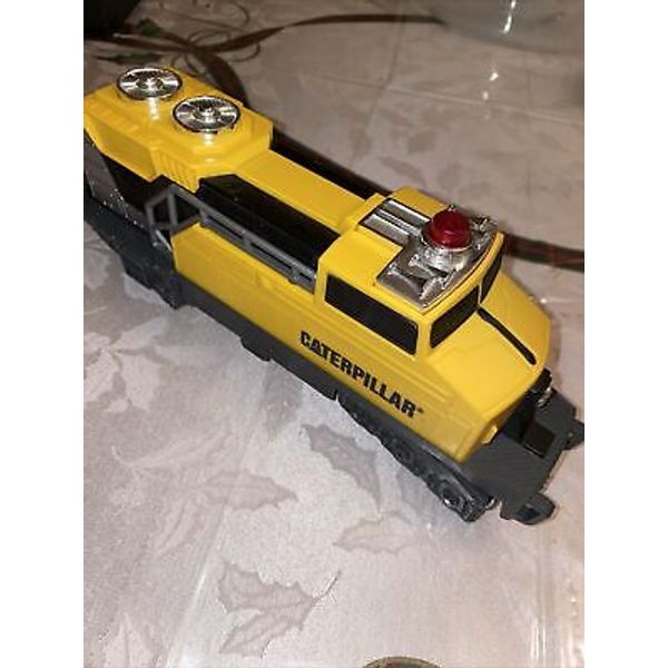 CAT Caterpillar Construction Yellow Express Motorized Train Engine Toy Tested