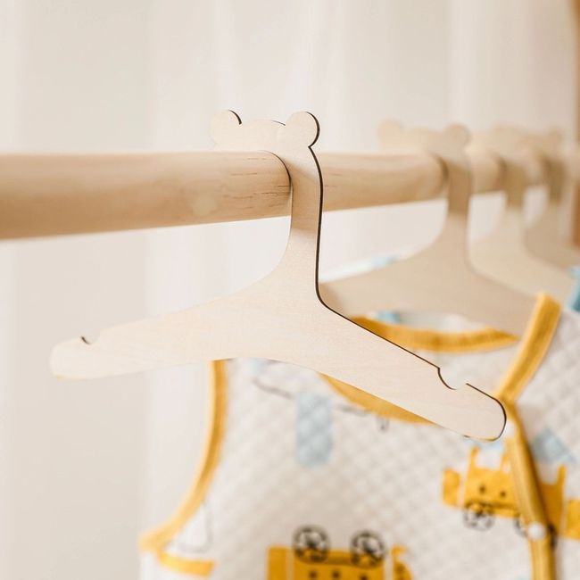 Children's Garment Rack with 10 Hangers