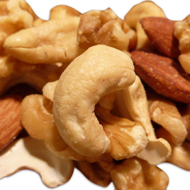 Additive-free mixed nuts (Walnut, almond, cashewnut), table salt, no oil used