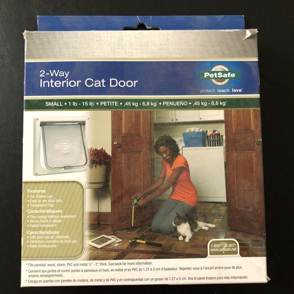 PetSafe 2-Way Cat Flap Indoor Pet Door Petite 1-12 lbs Magnetic Closure New