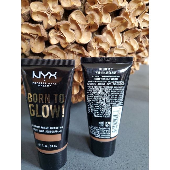 NYX PROFESSIONAL Born To Glow Naturally Radiant Foundation Warm Mahogany NWOB