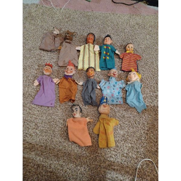 Lot Vintage Handpuppets 60's King Clown Police Indian Dog Lily Munster Rabbit