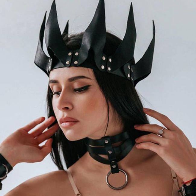 GORTIN Gothic Leather Crown Headband Black Halloween Costume Headpiece Adjustable Leather Headdress Masquerade Cosplay Party Headwear Hair Accessory for Women and Men