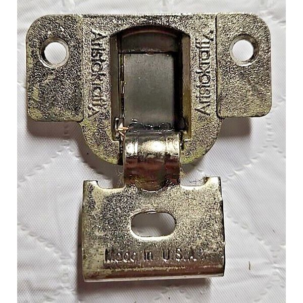 Aristokraft Cabinet Hinge 2110-3A w/ Base Plate 09J, 1/2 OL Self Close Issues US