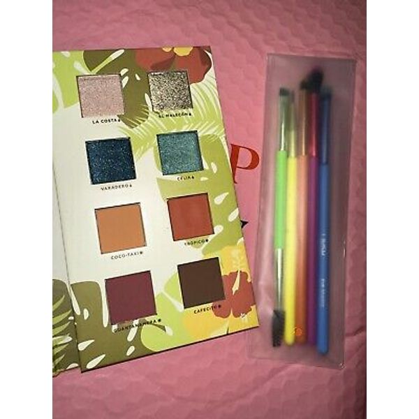 Alamar Cosmetics Reina Del Caribe Eyeshadow Palette + Lavish Eye brush Set