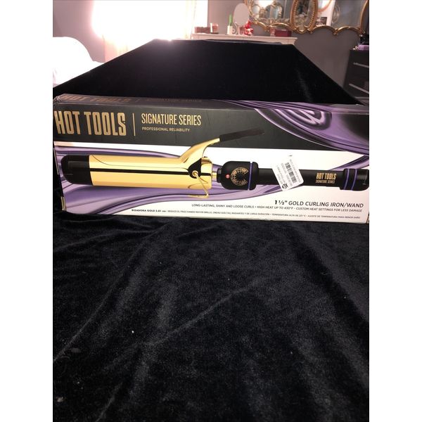 Hot Tools Signature Series Gold 1.5 inch Curling Iron Wand HTIR1577, 1 1/2" NEW