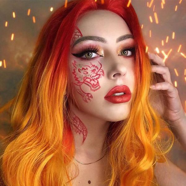 Karissa Hair Orange Perücke Lang Wavy Ombre Orange bis Gelb No Lace Wig Synthetic Full Machine Made Middle Part Wig Heat Resistant Fibre Cosplay Drag Queen Wigs for Women 24 Inch