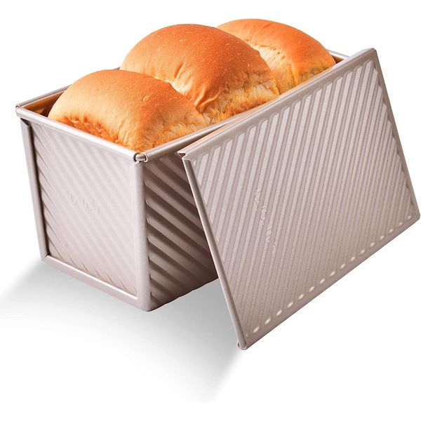 AKOLAFE Pullman Bread Tin 1lb(450g) Rose Gold Loaf Tin with Lid Corrugated Carbon Steel Loaf Pan Dough Capacity Toast Bread Mold Non Stick Toast Box for Toast, Sandwich, Cake & Baking Bread