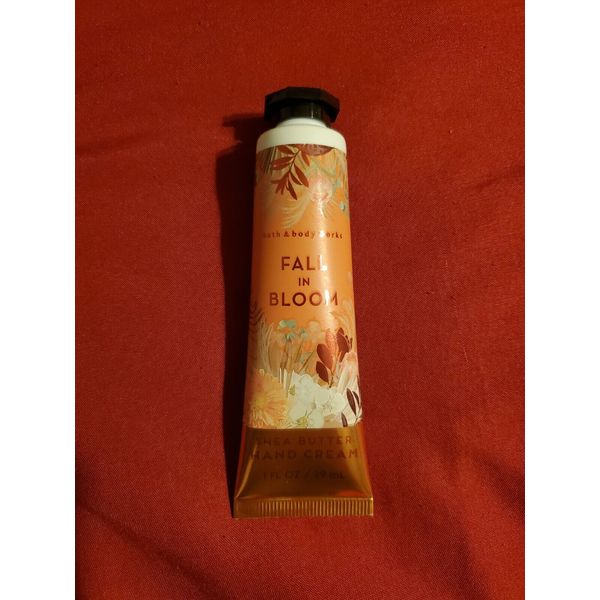 Bath & Body Works Strawberry Pound Cake Shea Butter Hand Cream 1 fl oz